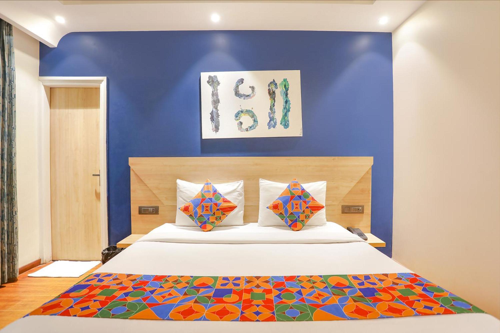 Fabhotel Jhs Studio Gurgaon Extérieur photo