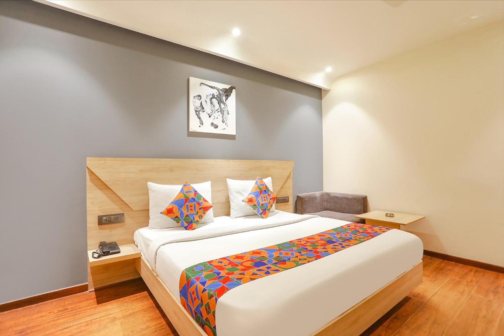 Fabhotel Jhs Studio Gurgaon Extérieur photo